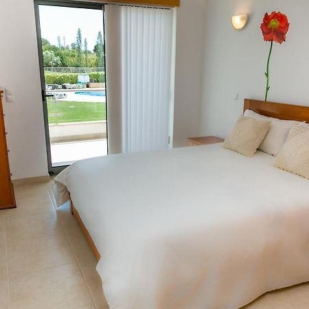 Sunny Villa Facing The Swimming Pool Fontainhas  Esterno foto